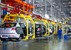 Эксперт СЗИУ: «На автозаводах в Петербурге пройдут массовые сокращения персонала»