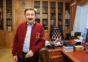 Ректор РАНХиГС Владимир Мау отмечает День рождения