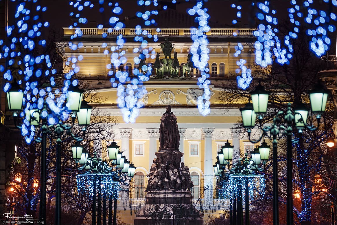 Эксперт СЗИУ РАНХиГС рассказал, на чем экономили петербуржцы в новогодние праздники