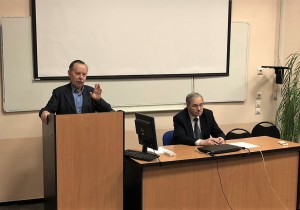 Писатель Яков Гордин представил студентам института свою новую книгу