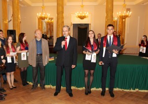 Первокурсникам юридического факультета вручили студенческие в Доме первого министра юстиции