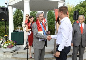 В Музее-усадьбе Г.Р. Державина торжественно вручили студенческие билеты первокурсникам ЮФ