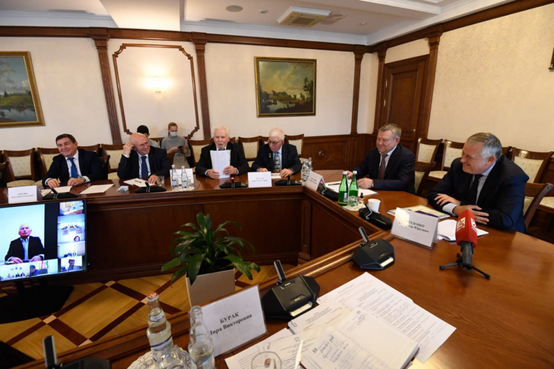 Декан ФГМУ выступил на заседании Совета почётных граждан при губернаторе Ленинградской области