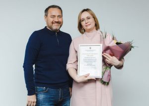 Оксане Шубиной вручили благодарственное письмо за вклад в развитие молодёжной политики