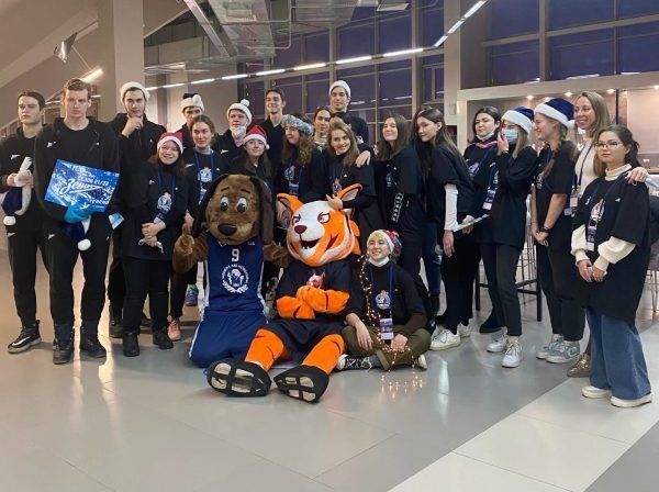 В БК «Зенит» отметили волонтёров из СЗИУ