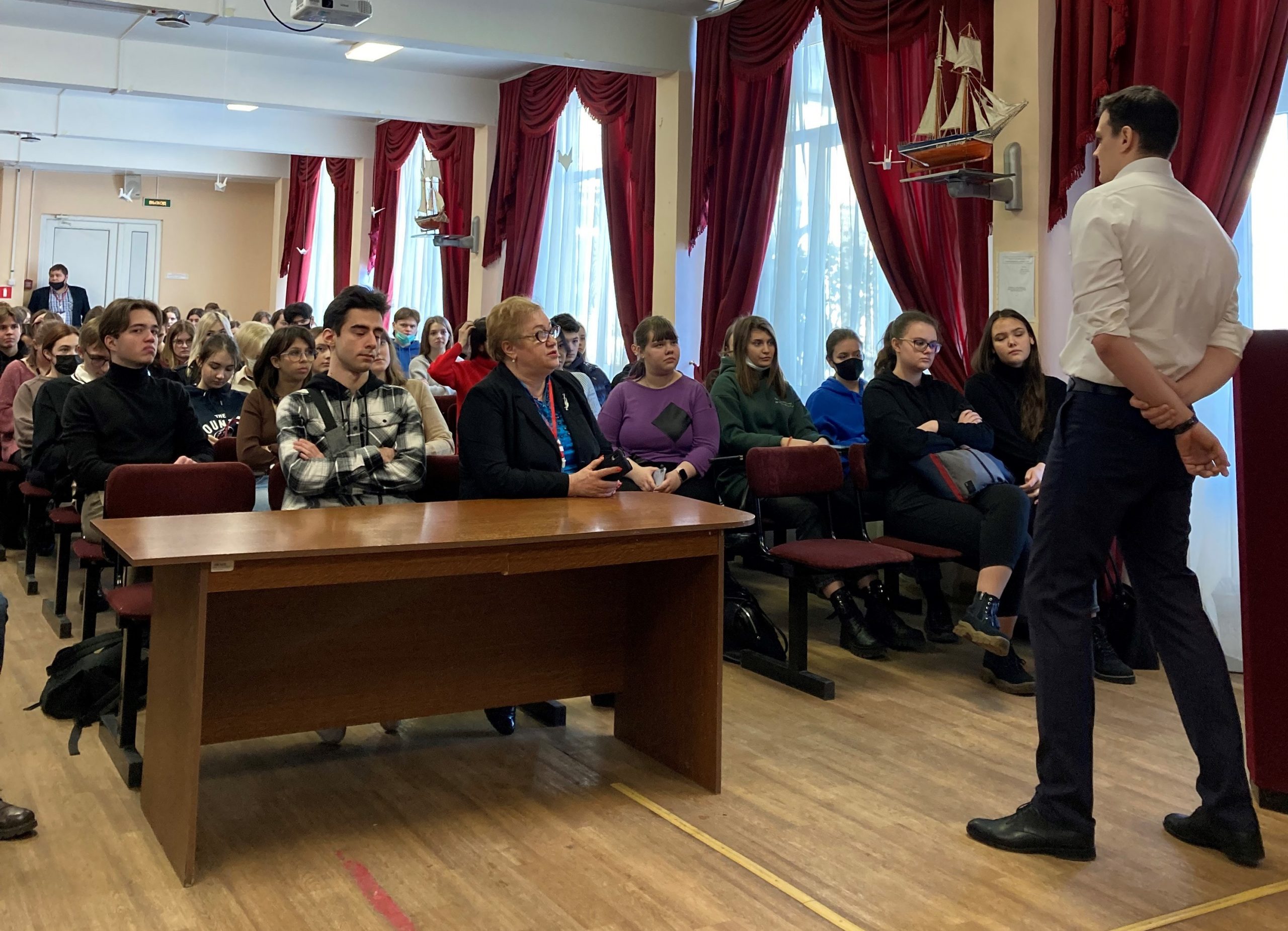 СЗИУ и комитет по молодёжной политике запустили «Диалог на равных»