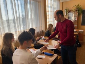 Эксперты СЗИУ организовали экономическую игру для учащихся школы №237