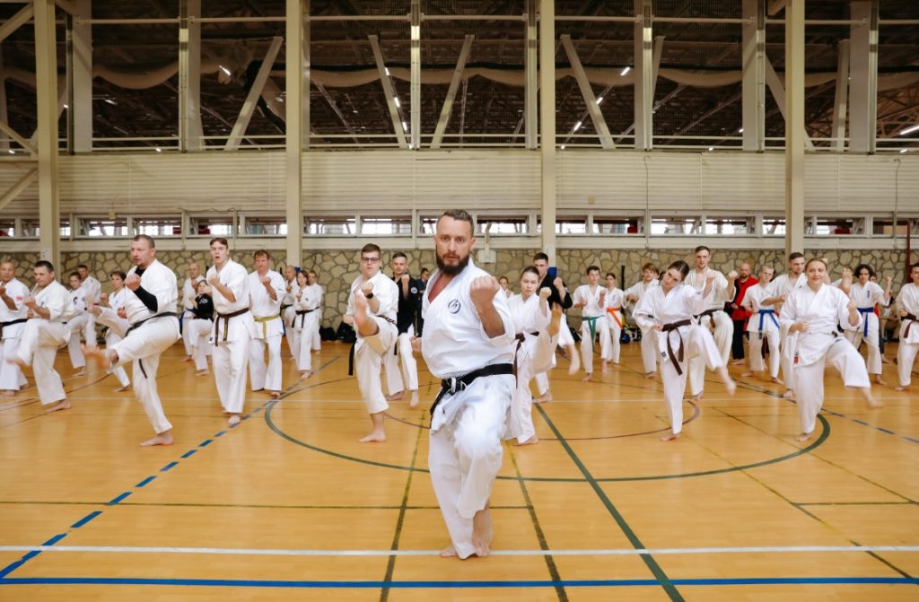 Ишимбайские каратисты посетили мастер-класс по каратэ