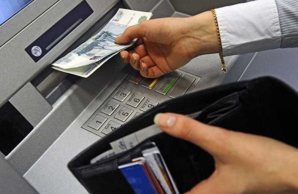Эксперт рассказал, в какой валюте лучше хранить деньги