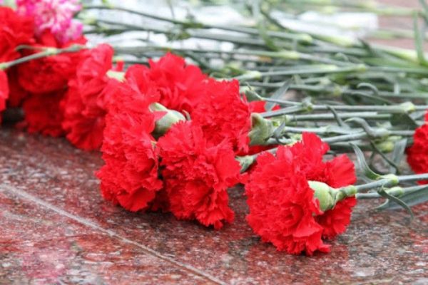 Факультеты РАНХиГС Санкт-Петербург возложили цветы в честь 80-летия со Дня прорыва блокады Ленинграда