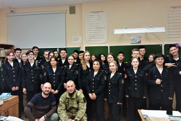 Студент РАНХиГС Санкт-Петербург, участник СВО, встретился с учениками партнерской школы института