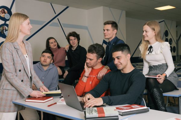 Студенты РАНХиГС Санкт-Петербург отметили «Отличный старт!» в самом сердце Петербурга