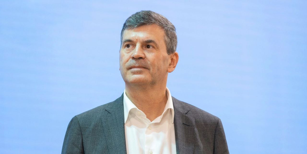 И.о. ректора Президентской академии Алексей Комиссаров заявил о готовности запустить «школу мэров» для муниципальных госслужащих