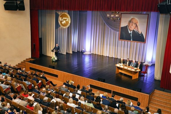 Андрей Хлутков принял участие в Лихачёвских чтениях: «Мы не только государство, но и цивилизация»
