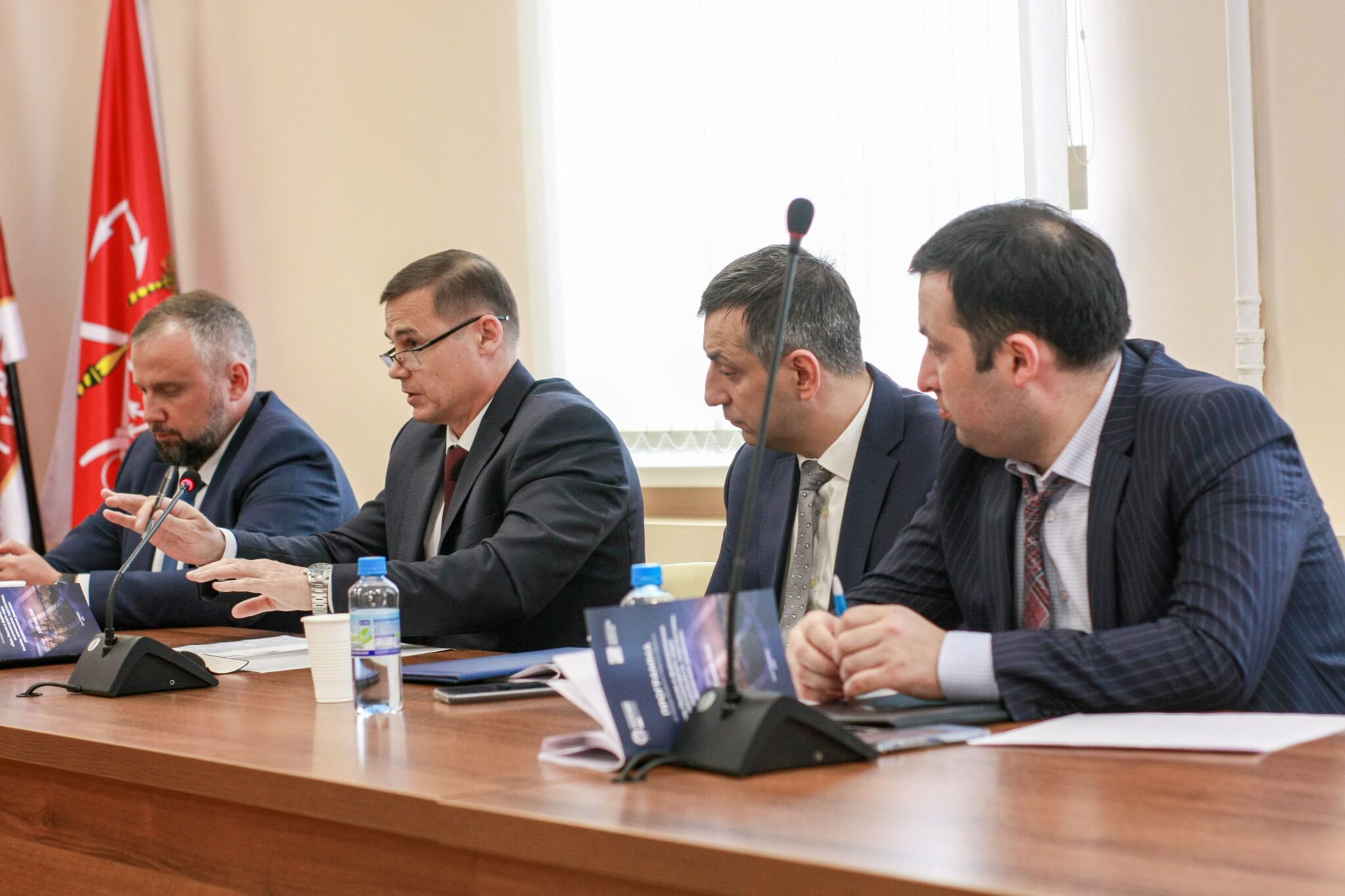 Заместитель губернатора СПБ. Фото генконсулов в СПБ. Обсудили актуальные вопросы