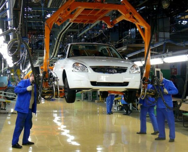 Тема дня: В России продажи новых автомобилей за девять месяцев выросли на 49%