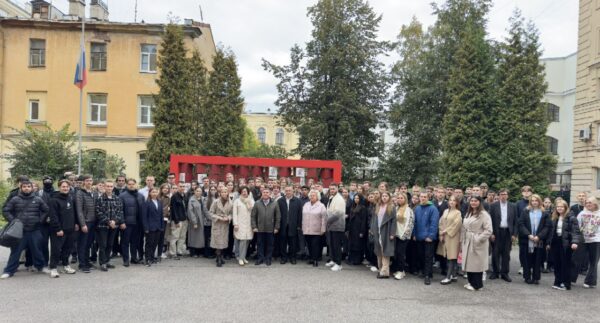 В Президентской академии в Санкт-Петербурге состоялись мероприятия, приуроченные ко дню рождения президента России Владимира Путина
