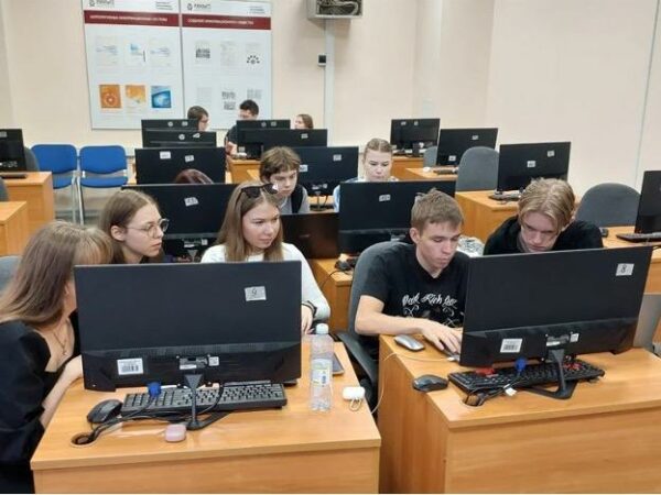 Студенты факультета экономики и финансов приняли участие в обучающем онлайн-курсе «PIX Триатлон»