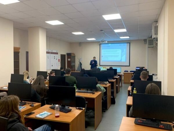 Преподаватель Президентской академии в Санкт-Петербурге вошел в ТОП-200 конкурса «Знание.Лектор»