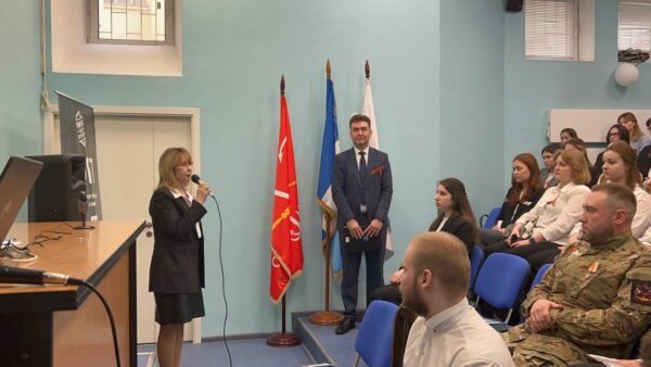 Студенты ФБТ Президентской академии в Санкт-Петербурге приняли участие во Всероссийском телемосте, посвященном 80-летию Победы