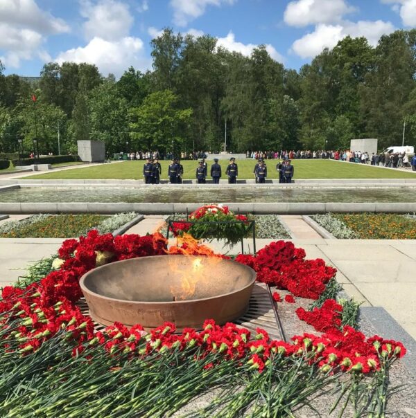 Коллектив Президентской академии в Санкт-Петербурге присоединился к городским акциям в День памяти и скорби
