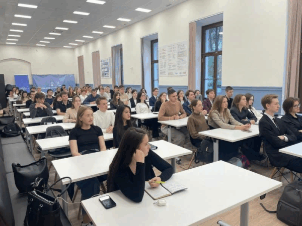 На юридическом факультете Президентской академии в Санкт-Петербурге состоялась встреча с практикующими адвокатами