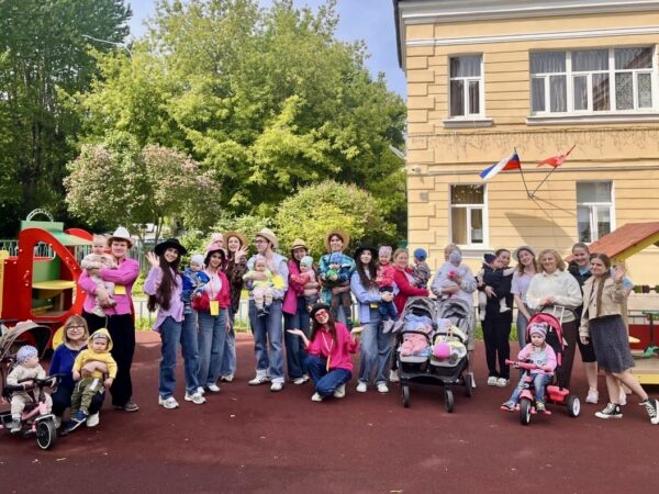 Студенты Президентской академии в Петербурге подарили праздник воспитанникам Дома ребенка