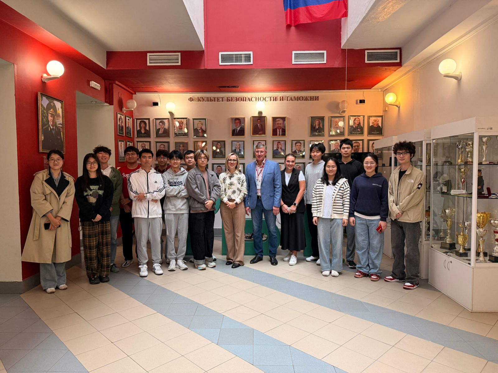 Факультет безопасности и таможни приветствует в своих стенах студентов из Китая!
