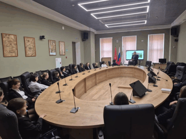 В Президентской академии в Санкт-Петербурге стартовала программа вузовских практик для старшеклассников «Я управленец»