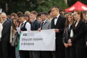 Президентская академия в Санкт-Петербурге дала старт новому учебному году выстрелом из пушки Петропавловской крепости Президентская академия в Санкт-Петербурге дала старт новому учебному году выстрелом из пушки Петропавловской крепости