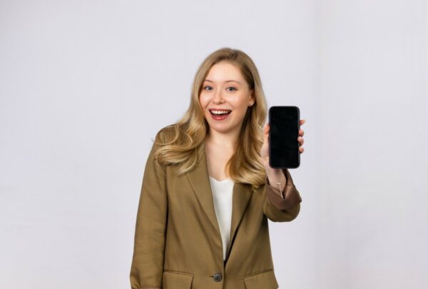 Правительство определило случаи, в которых можно использовать Госуслуги наравне с паспортом