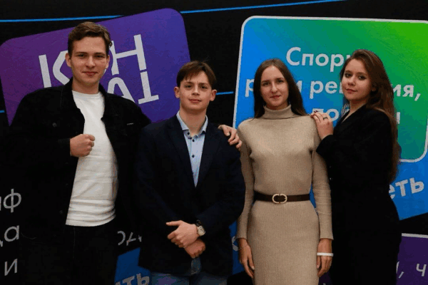 Студенты-юристы сразились в интеллектуальной дуэли на чемпионате по дебатам