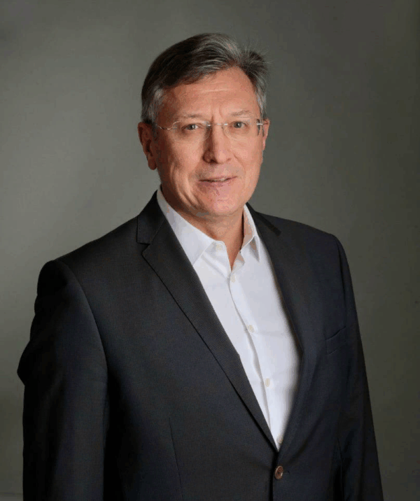 Поздравляем с днем рождения декана факультета безопасности и таможни Алексея Петрова