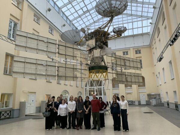 Профессиональные секреты: школьники изучили «кухню» экскурсионного дела в Музее связи