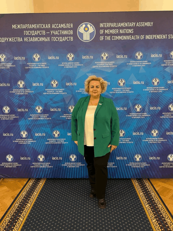 Эксперт Президентской академии в Санкт-Петербурге Ирина Белова представила молодежные инициативы института на международной конференции к 80-летию Победы