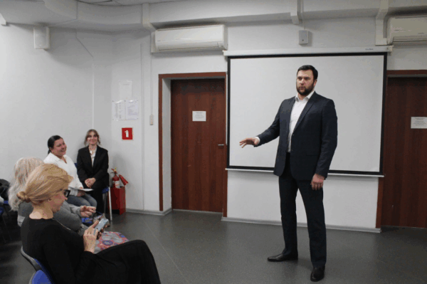 Практика и карьера в цифрах: глава Петростата встретился со студентами Президентской академии в Петербурге