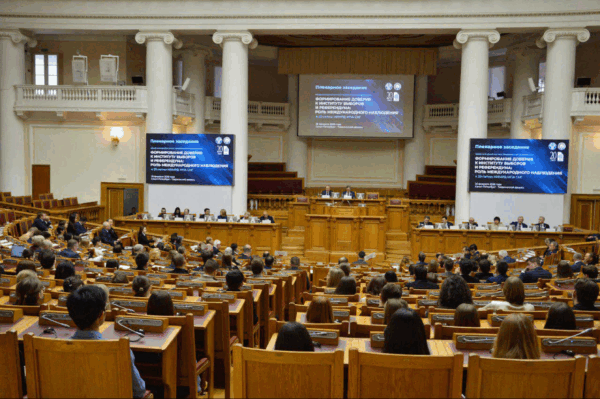 Будущие юристы Президентской академии в Санкт-Петербурге погрузились в дискуссию о международном наблюдении за выборами