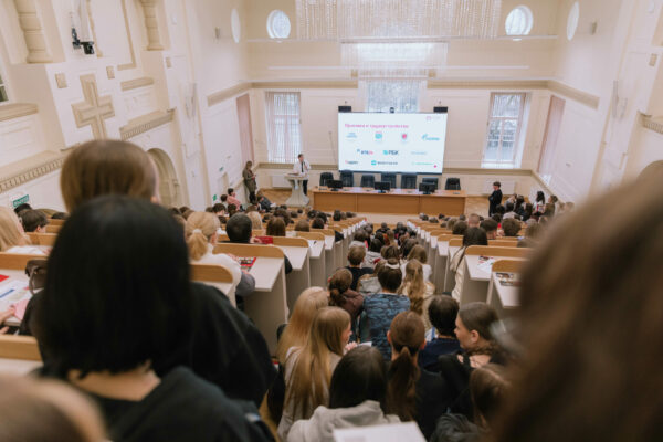 Более 650 будущих студентов оценили преимущества Президентской академии в Петербурге на Едином дне открытых дверей